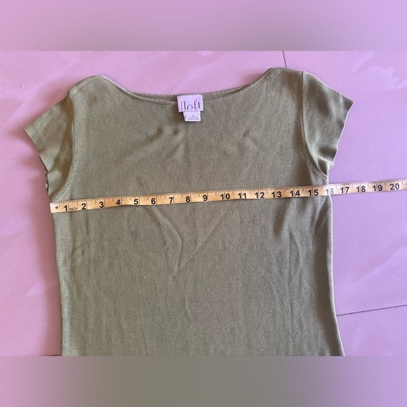 Ann Taylor LOFT beautiful olive green 100%Silk top weater olive green - Picture 9 of 11